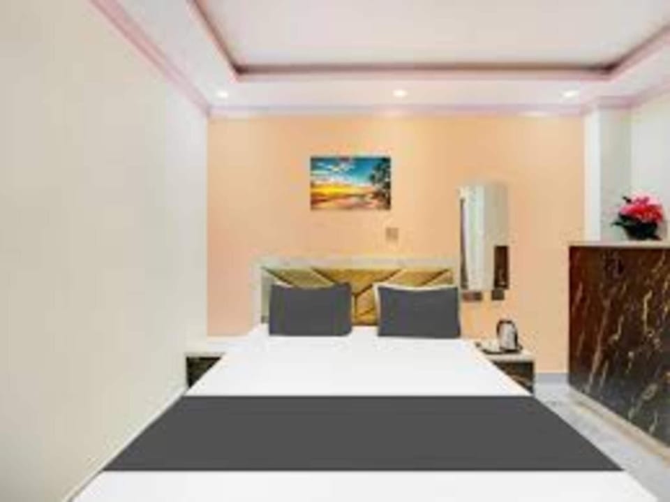 Luxury Room | Rollaway beds (surcharge), WiFi (free), bed sheets