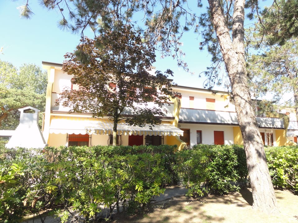 Apartment, 2 Bedrooms, Balcony | Garden