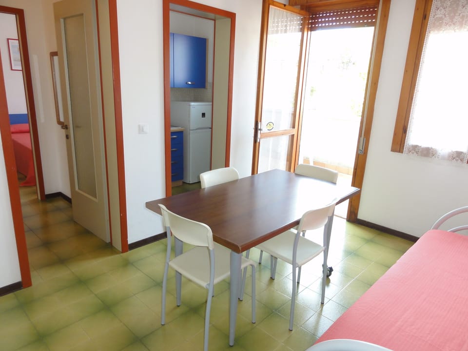 Apartment, 2 Bedrooms, Balcony | Dining room