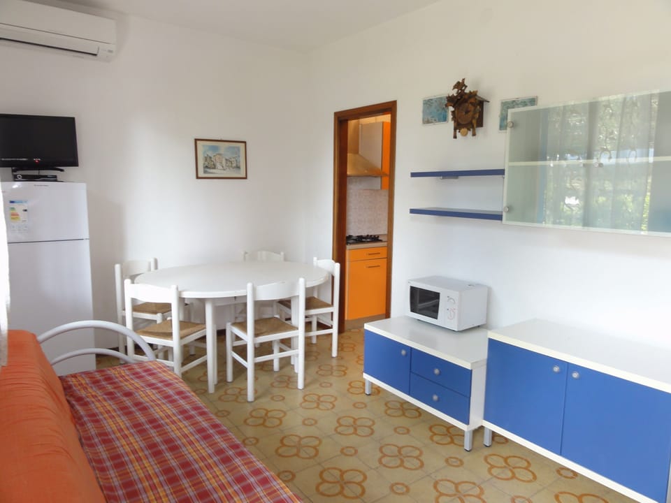 Apartment, 3 Bedrooms, Patio | Living room