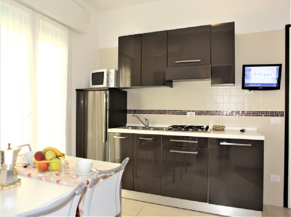 Apartment, 1 Bedroom, Balcony, City View | Interior