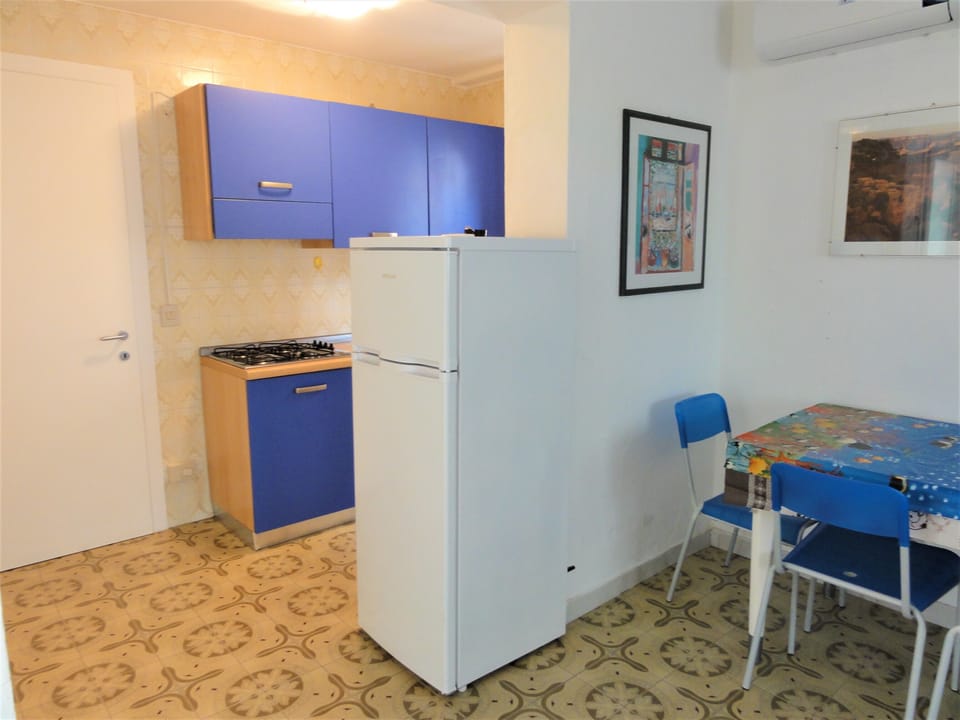 Apartment, 1 Bedroom, Patio, Garden View | Interior