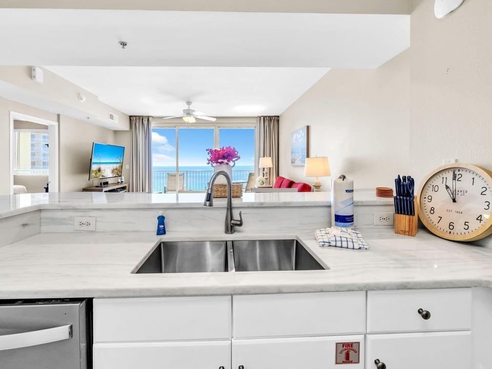 Condo, 1 Queen Bed with Sofa bed (Shores of Panama 1711) | Interior