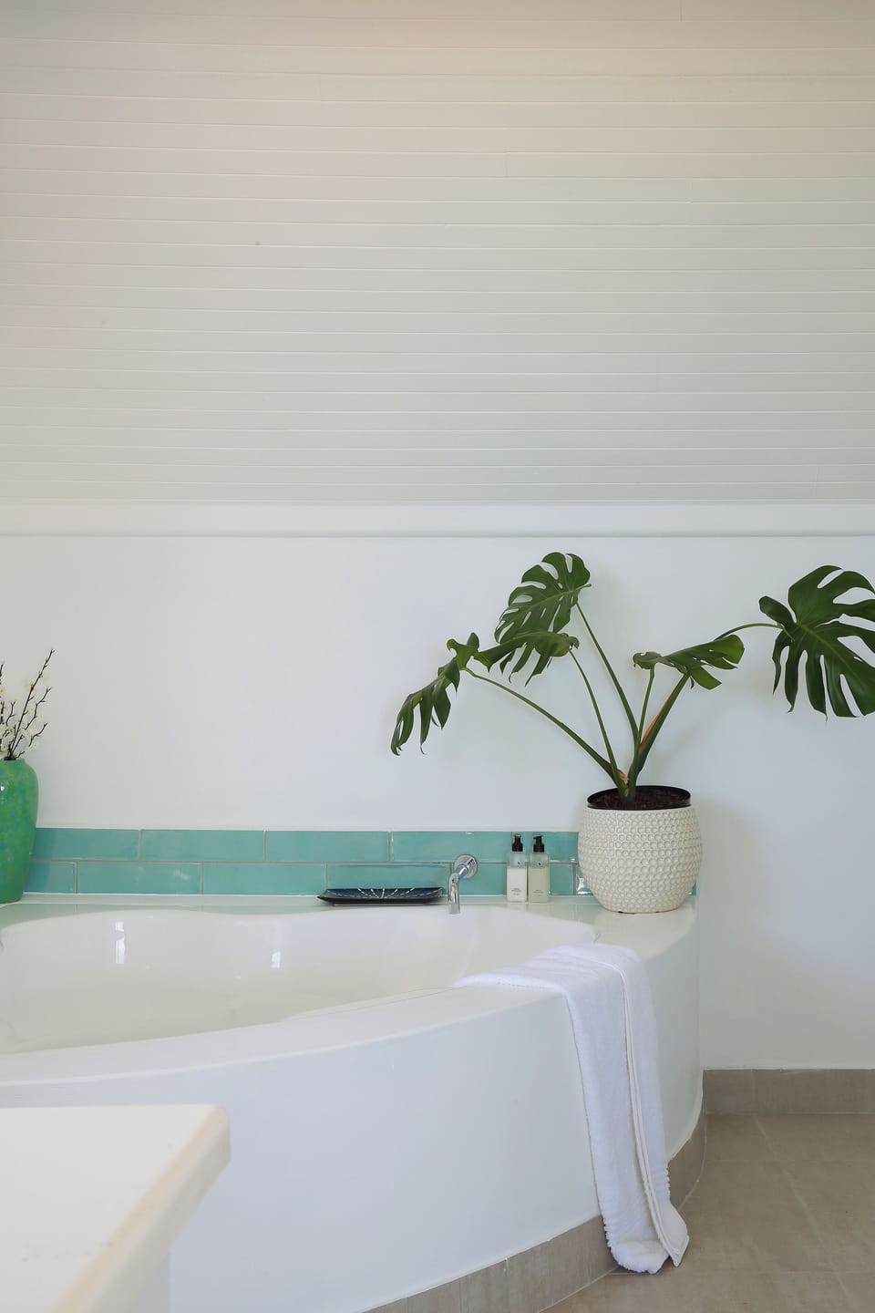 Superior Double or Twin Room, Balcony, Sea View | Deep soaking bathtub