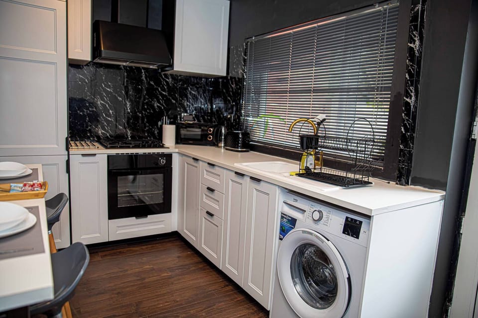 House, 2 Bedrooms | Laundry