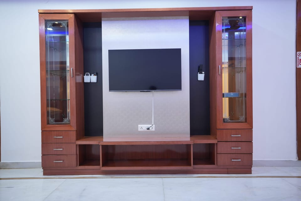 Apartment, 4 Bedrooms, Accessible, Smoking | Room amenity