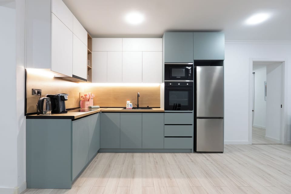 Luxury House, 4 Bedrooms, Balcony | Private kitchen | Electric kettle