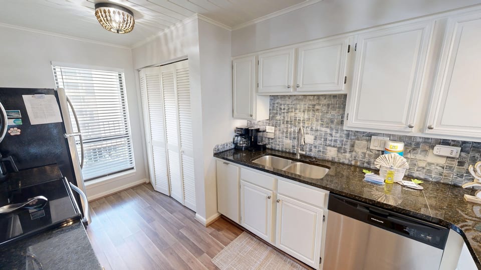 Condo, 2 Bedrooms | Private kitchen | Coffee/tea maker, fridge, oven, stovetop