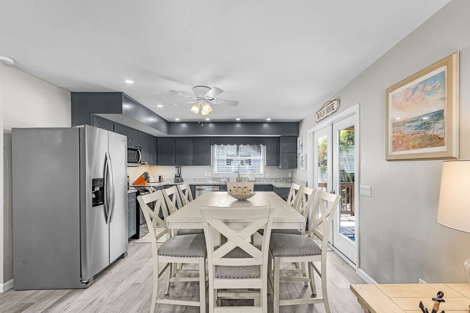 House, 2 Bedrooms | Dining
