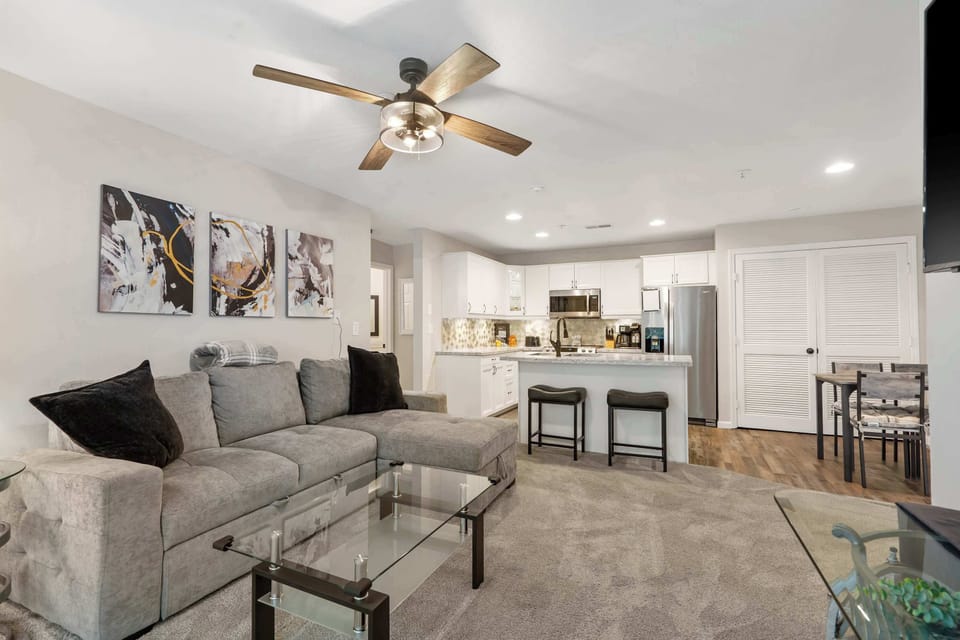 Condo, Multiple Beds, Balcony (Restful Retreat) | Living area