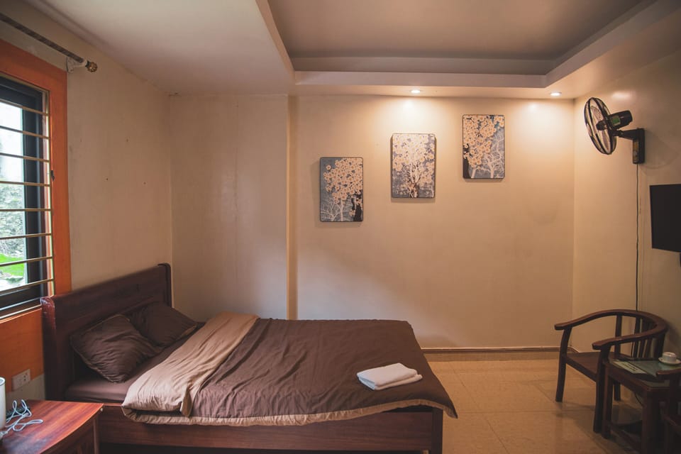 Classic Double Room | Hypo-allergenic bedding available, desk, laptop workspace, soundproofing