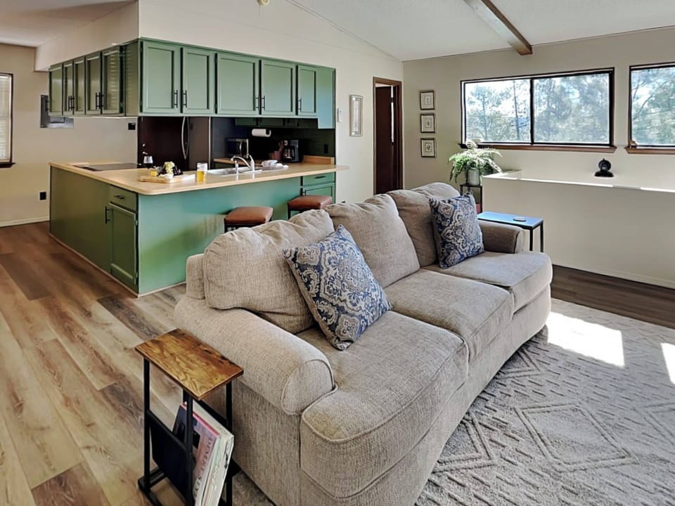 Studio (3 Bedrooms) | Property amenity
