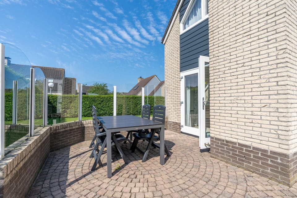 House | Balcony