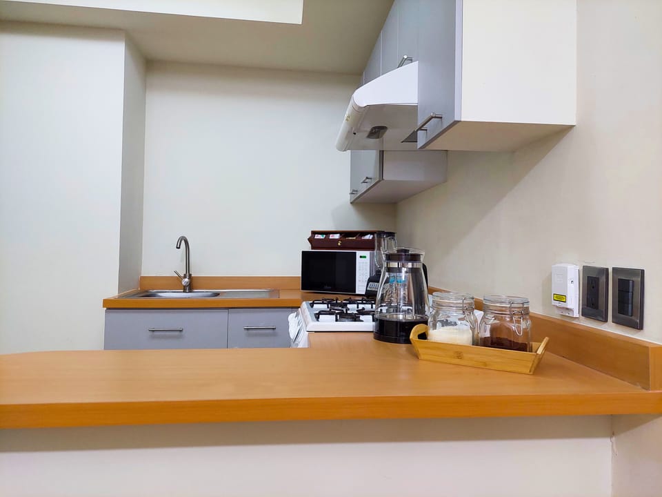 Deluxe Apartment, Garden View | Private kitchen