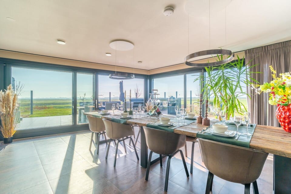 Villa | Dining