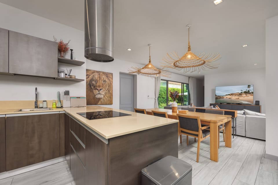 Design Villa, 4 Bedrooms, Pool View | Private kitchen | Electric kettle, dining table
