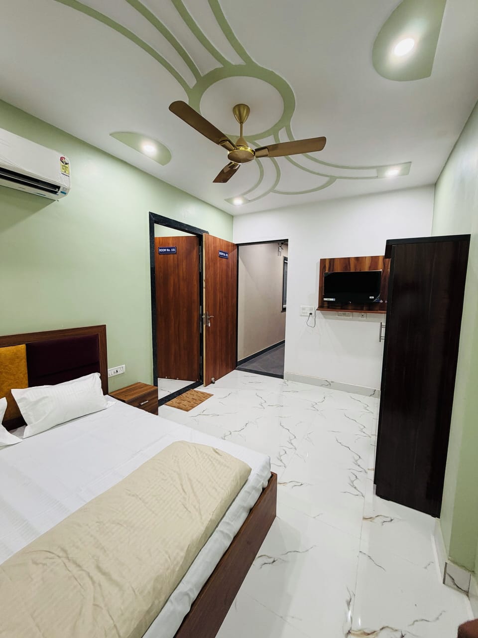 Deluxe Double Room | Free WiFi