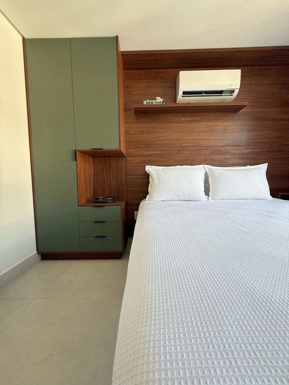 Apartment | Desk, blackout drapes, iron/ironing board, free cribs/infant beds