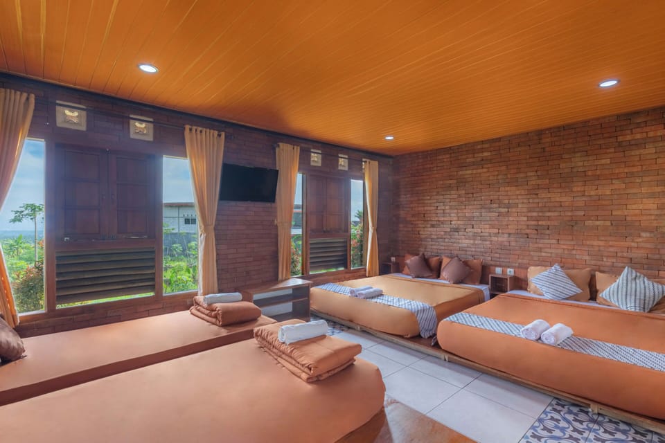 Family Suite, Mountain View | Free WiFi, bed sheets