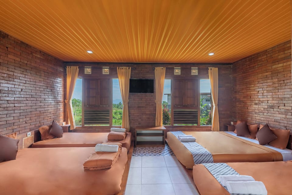 Family Suite, Mountain View | Free WiFi, bed sheets