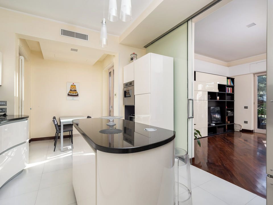 Exclusive Apartment, Balcony, City View | Private kitchen | Fridge, microwave, oven, stovetop