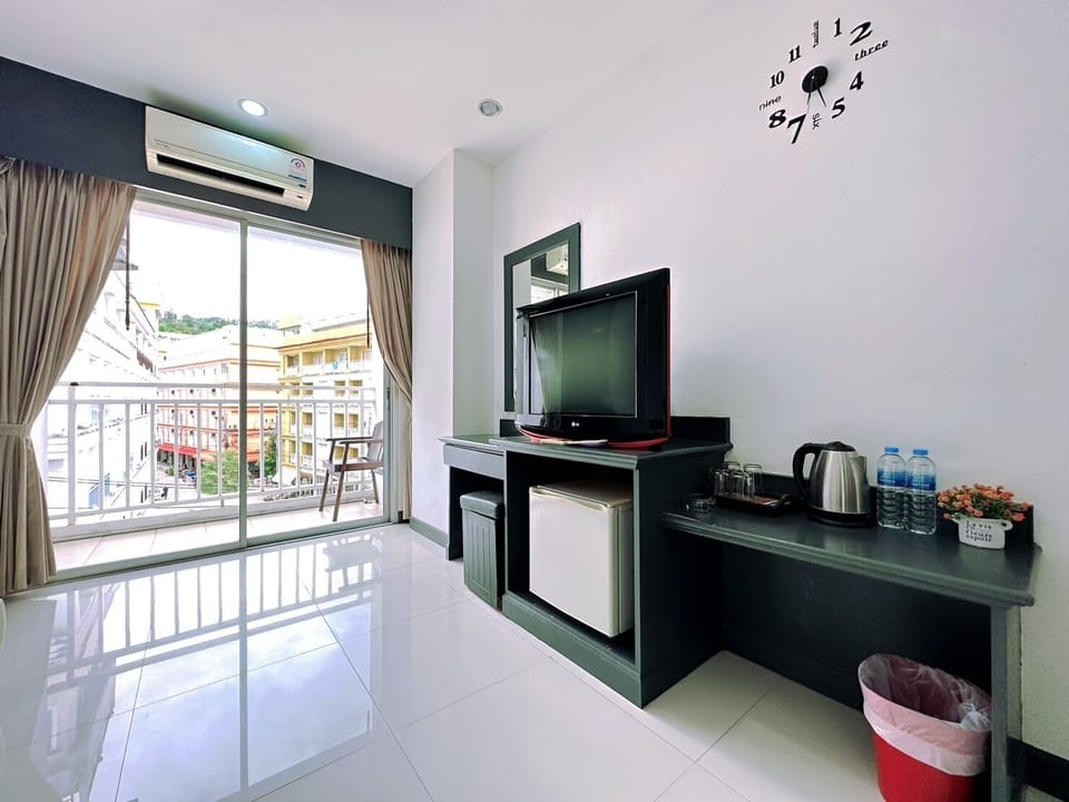 32-inch flat-screen TV with digital channels