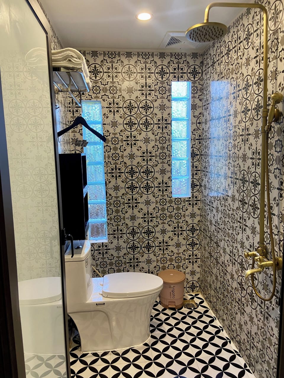 Deluxe Double Room | Bathroom