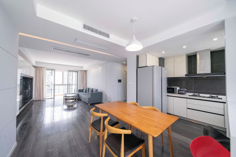 Superior Apartment, 3 Bedrooms, City View | Living room | Smart TV