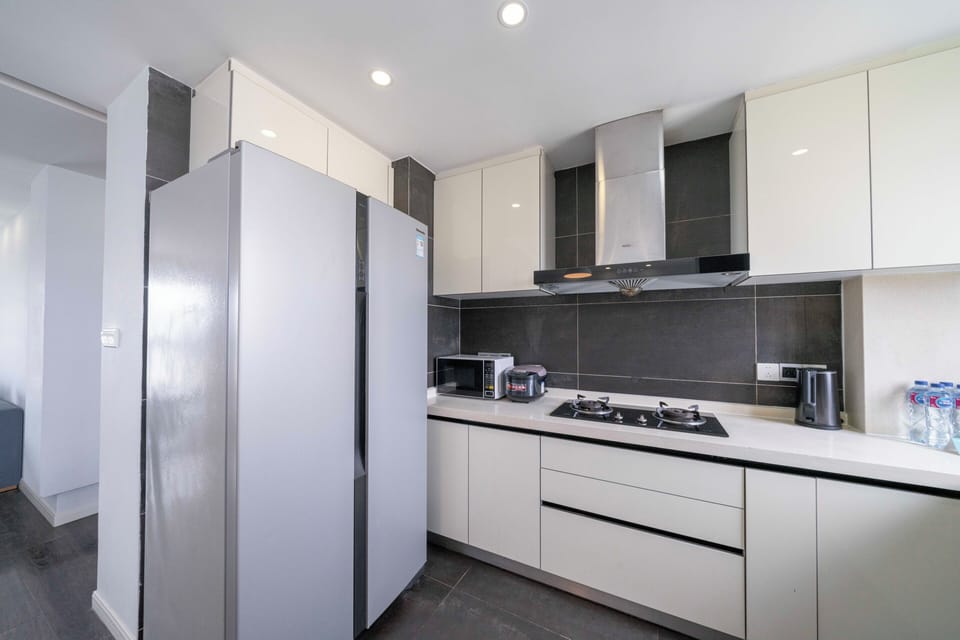 Superior Apartment, 3 Bedrooms, City View | Private kitchen