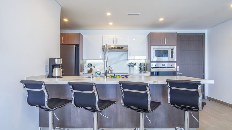 Condo, Multiple Beds, Balcony, Ocean View (Encantame Towers Verano 1804) | Private kitchen