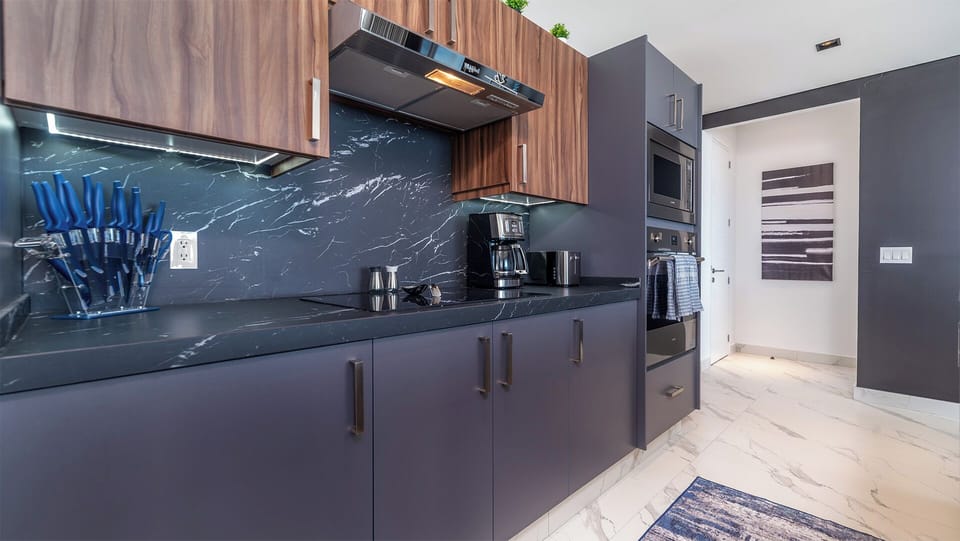 Condo, Multiple Beds, Balcony, Ocean View (Encantame Towers Viento 1702) | Private kitchen