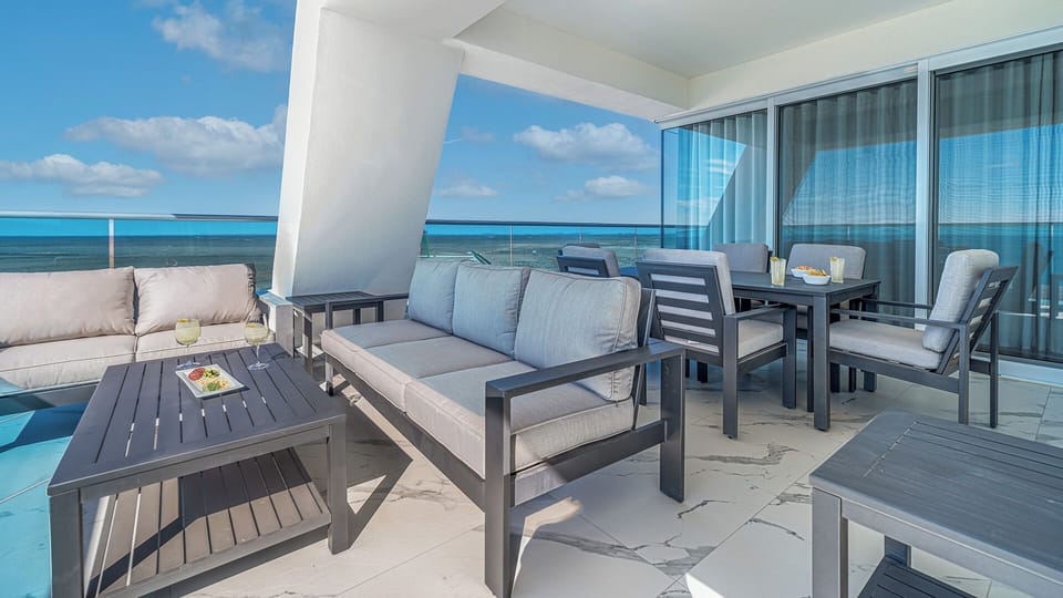 Condo, Multiple Beds, Balcony, Ocean View (Encantame Towers Viento 1702) | Outdoor dining