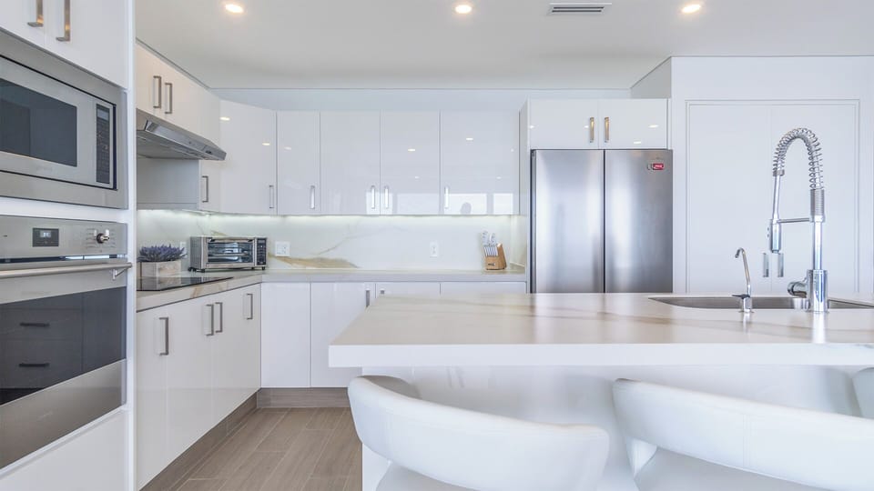 Condo, Multiple Beds, Balcony, Ocean View (Encantame Towers Viento 801) | Private kitchen | Dining table