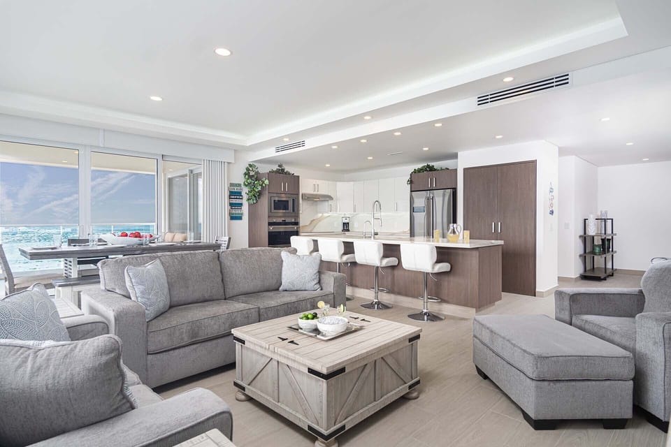 Condo, Multiple Beds, Balcony, Ocean View (Encantame Towers Velero 701) | Interior