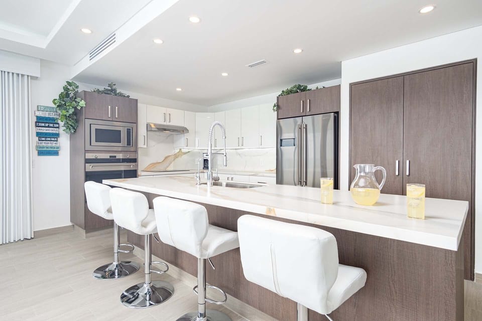 Condo, Multiple Beds, Balcony, Ocean View (Encantame Towers Velero 701) | Private kitchen | Dining table