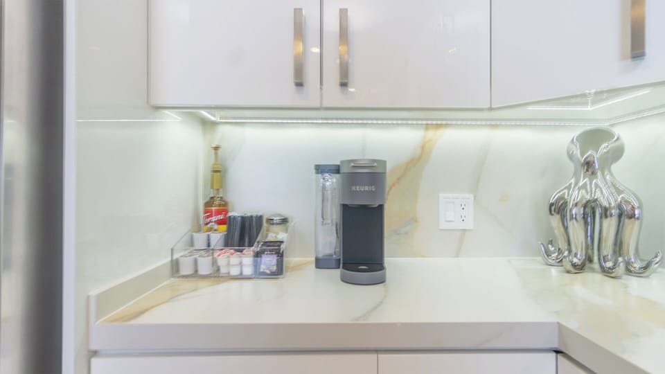 Condo, 1 King Bed with Sofa bed, Balcony, Ocean View (Encantame Towers Viento 1203) | Private kitchen | Dining tables