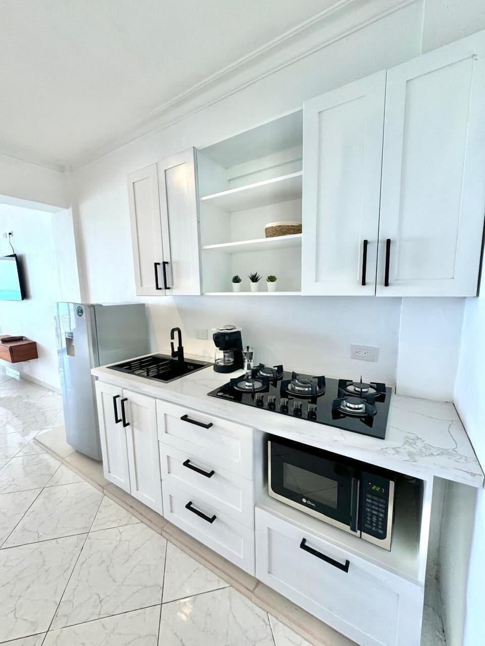 Studio, Sea View | Private kitchen | Fridge, stovetop, cookware/dishes/utensils
