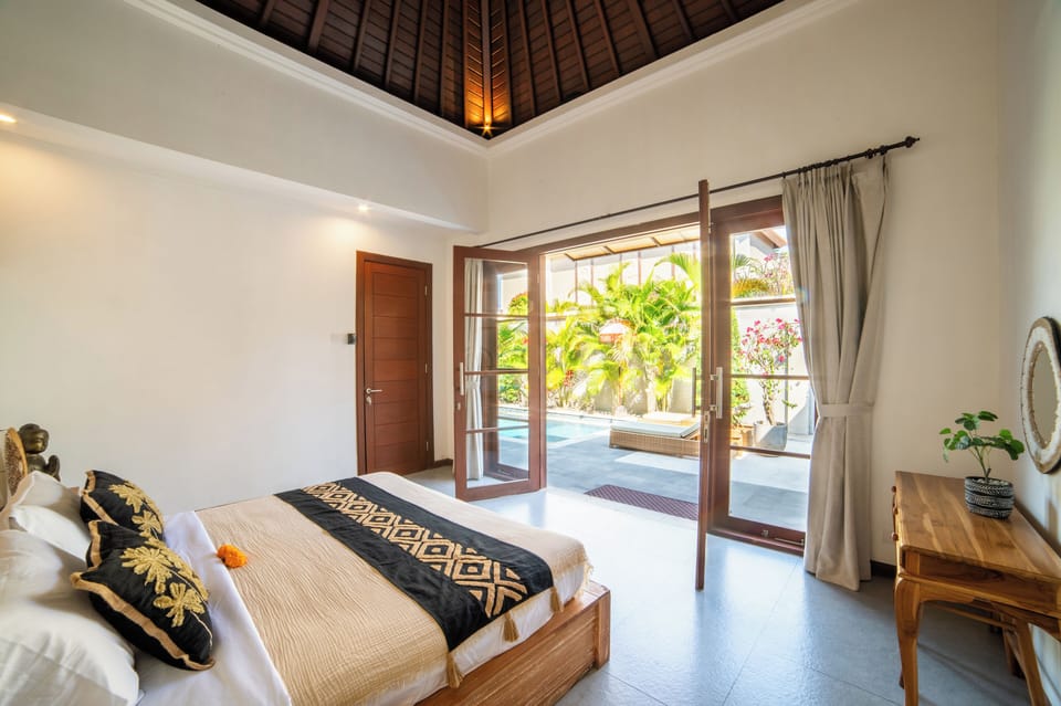 Deluxe Double Room, 3 Bedrooms | Individually furnished, soundproofing, iron/ironing board, free WiFi