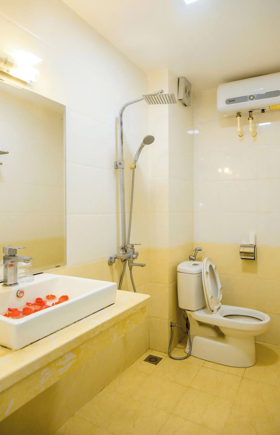 Shower, free toiletries, hair dryer, slippers