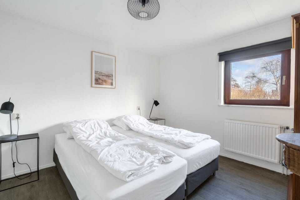 Tastefully Furnished Detached Bungalow for 5 People House in De Koog