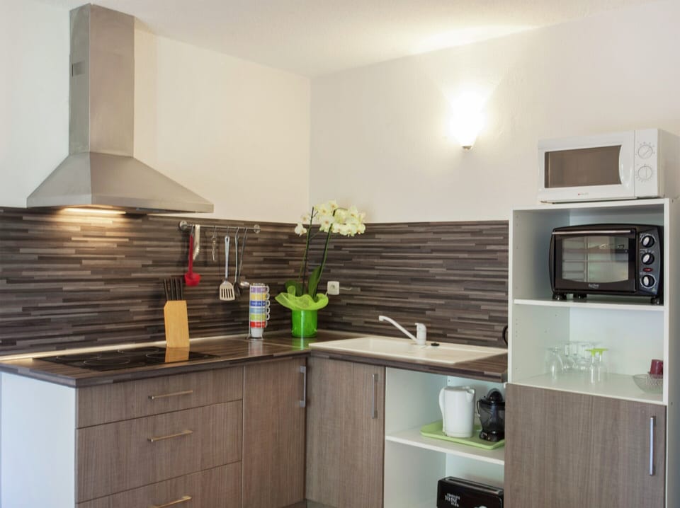 Classic House, 2 Bedrooms | Private kitchen | Fridge, microwave, highchair