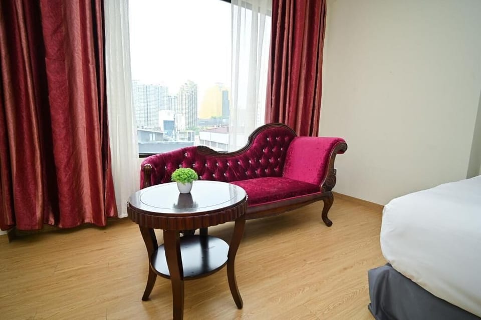 Deluxe Family Triple | Desk, iron/ironing board (on request), WiFi (free)