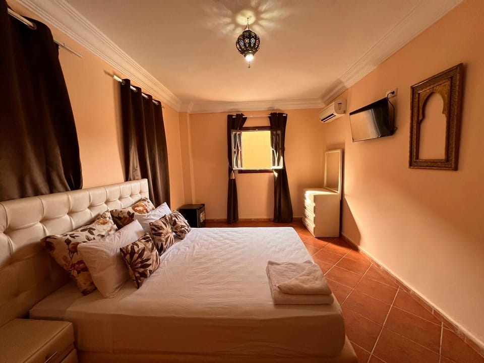 Classic Suite, City View | Desk, laptop workspace, WiFi (free)