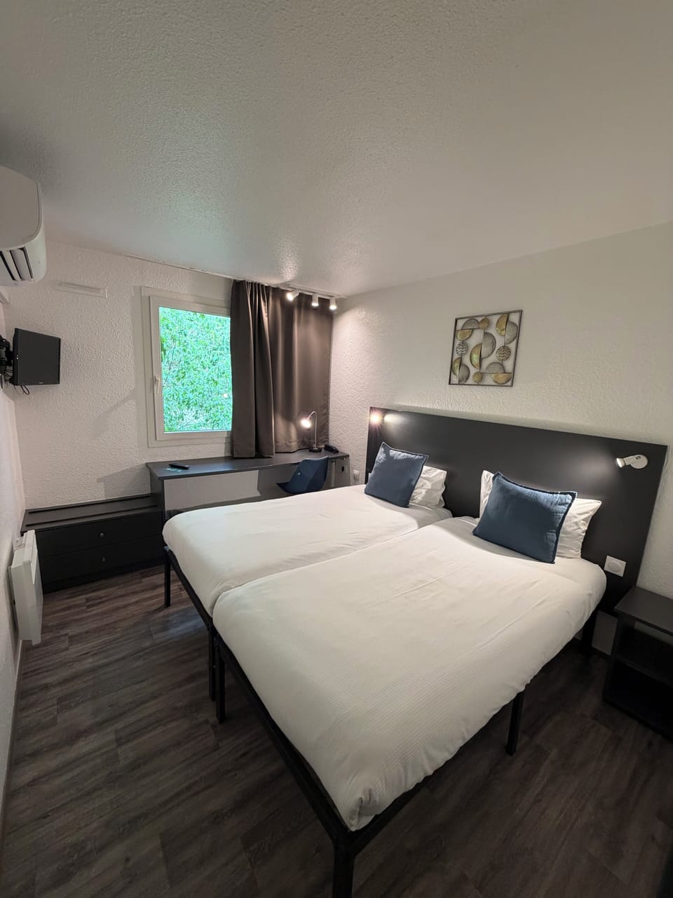 Standard Twin Room | Free WiFi
