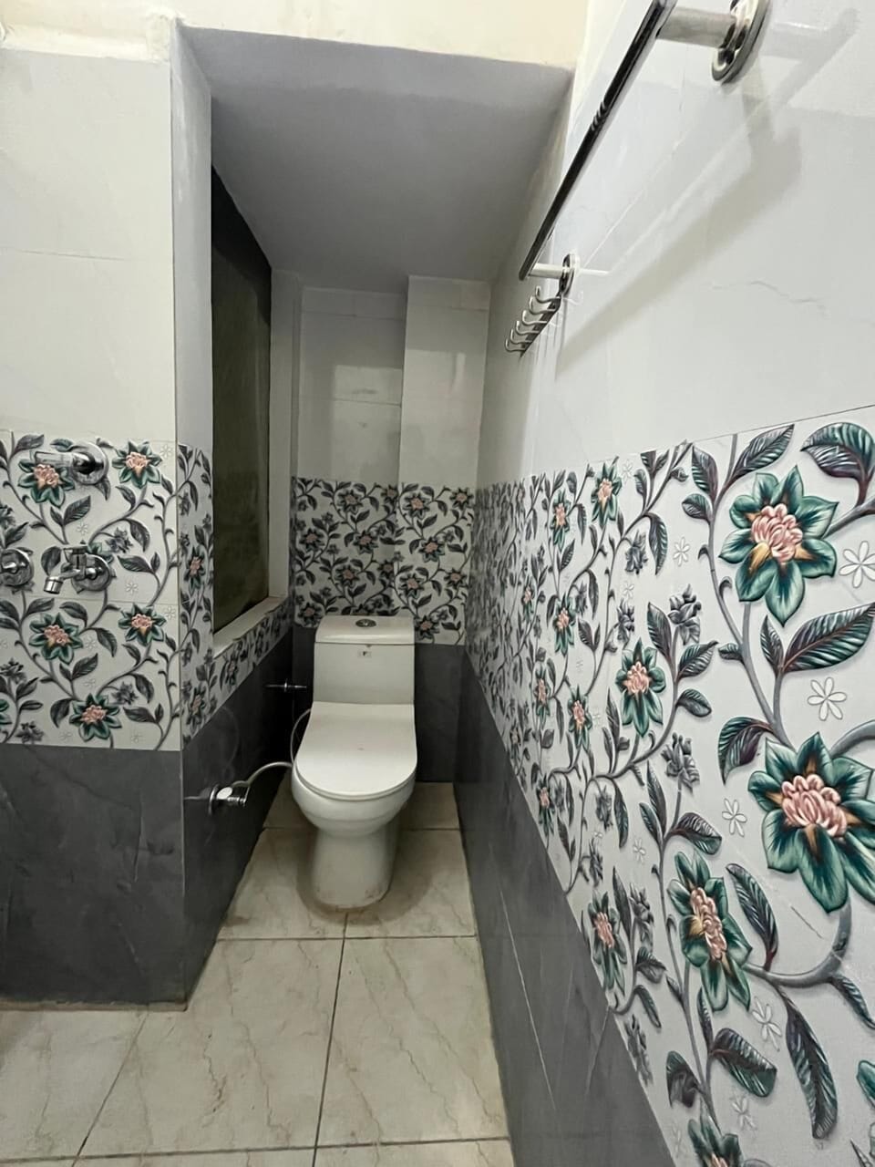 Classic Room | Desk, laptop workspace, free WiFi