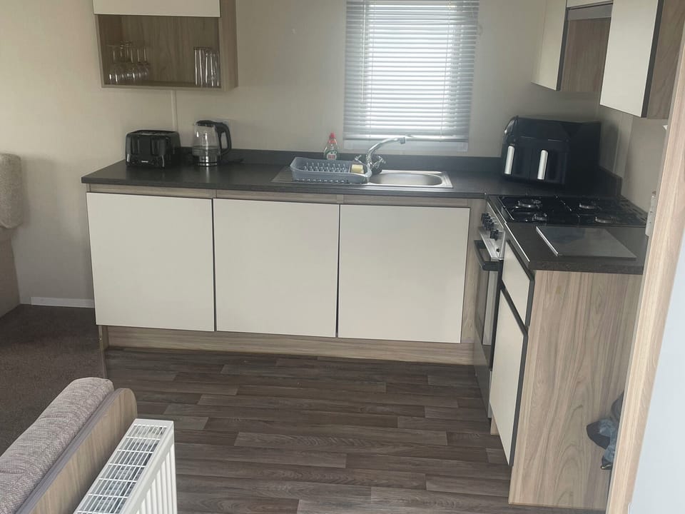 Cottage | Private kitchen | Cookware/dishes/utensils