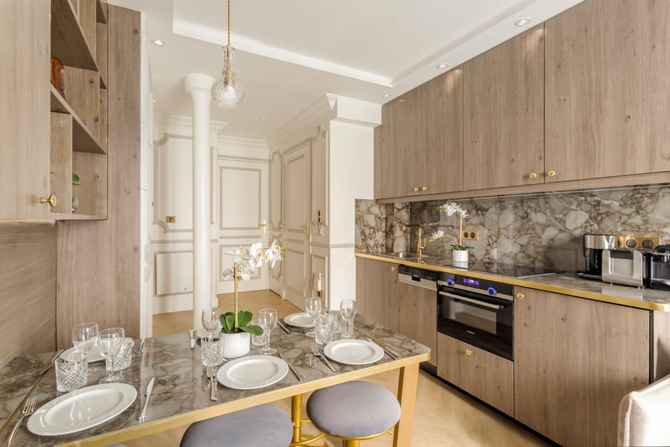 Apartment | Private kitchen | Fridge, microwave, oven, stovetop