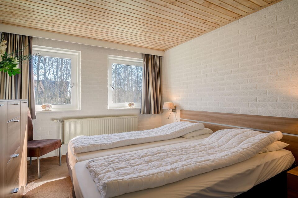 Charming Detached Bungalow for 4 People House in De Koog