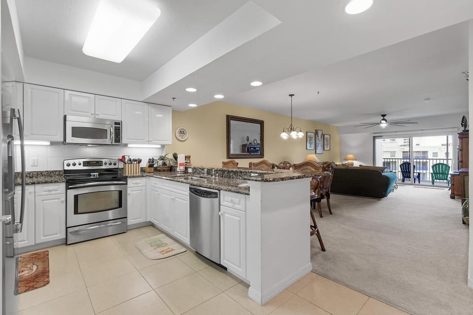 Condo, Multiple Beds (Oceanwalk 11-603) | Private kitchen | Oven, toaster
