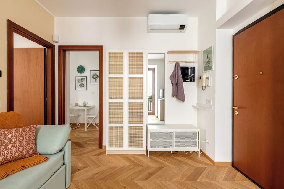 Apartment, 1 Bedroom | Living area | 30-inch TV with satellite channels
